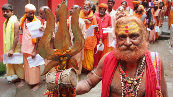 In Jammu today is the Day of the Martyrs.. Amarnath Yatra Temporarily stoped In Jammu today is the Day of the Martyrs.. Amarnath Yatra Temporarily stoped