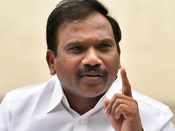 4 அம்சங்கள்