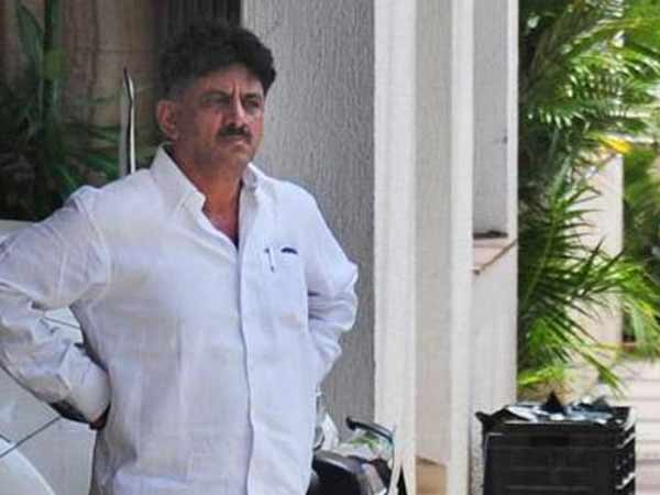களத்தில் டி.கே.சிவகுமார்