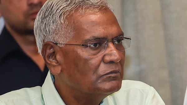 கால்நூற்றாண்டு கால தேசிய செயலர்
