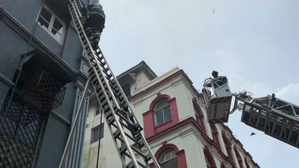 Fire in the building near the famous Taj Hotel at Mumbai Fire in the building near the famous Taj Hotel at Mumbai