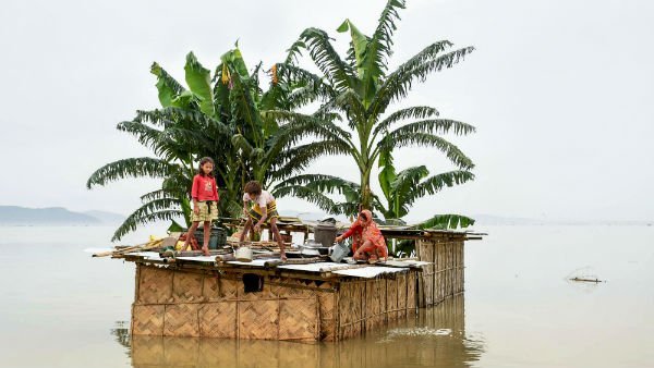 Heavy rains in northeastern states .. 19 districts with floods in Assam Heavy rains in northeastern states .. 19 districts with floods in Assam