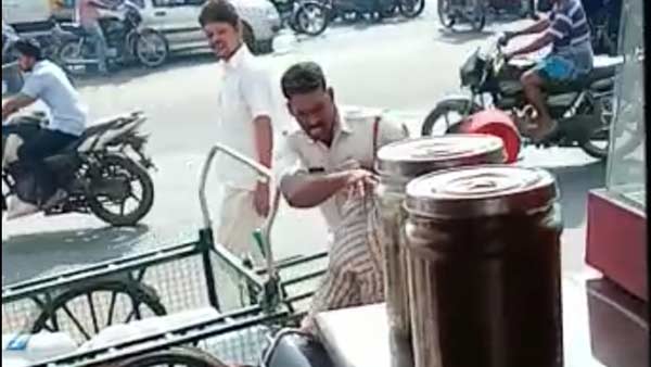 hand cart driver attacked by traffic police in puducherry hand cart driver attacked by traffic police in puducherry