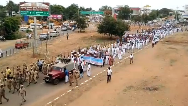 யார் சார்பாக போராட்டம்