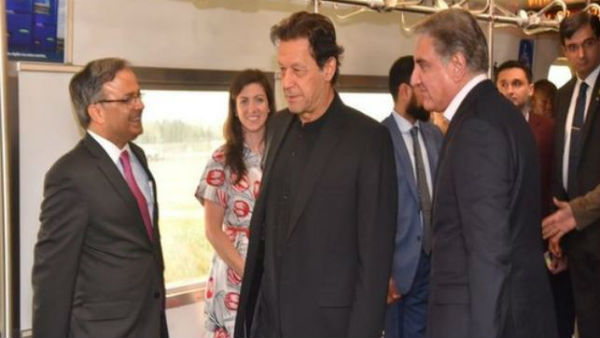 Twitterati troll Imran Khan for not getting due welcome at US airport Twitterati troll Imran Khan for not getting due welcome at US airport