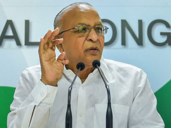 இந்திராவை எதிர்த்து போட்டி