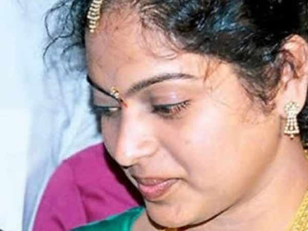 சாந்தகுமாருடன் காதல்