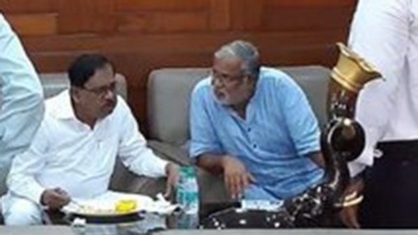 Karnataka deputy chief minister having breakfast with BJP MLAs Karnataka deputy chief minister having breakfast with BJP MLAs