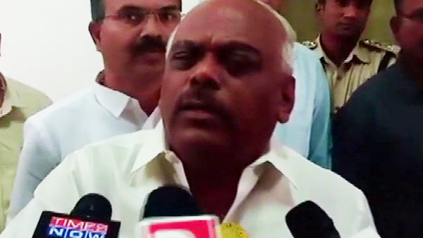 அலுவலகம் வருகை
