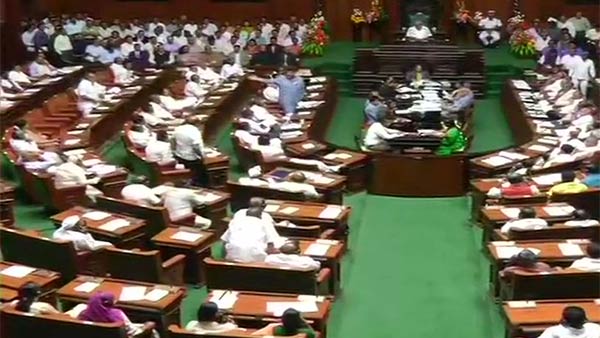 Continuing sensation in Karnataka .. Meeting of Congress MLAs to be held tomorrow Continuing sensation in Karnataka .. Meeting of Congress MLAs to be held tomorrow