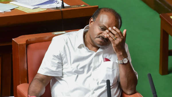 Many Twists happening in Karnataka politics Many Twists happening in Karnataka politics