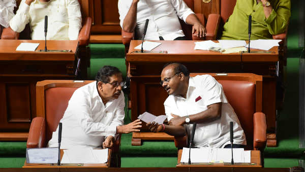 Many Twists happening in Karnataka politics Many Twists happening in Karnataka politics
