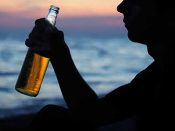 சுருண்டு விழுந்தாள்