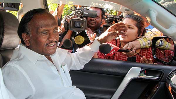 எம்எல்ஏக்களை கட்டாயப்படுத்த முடியாது