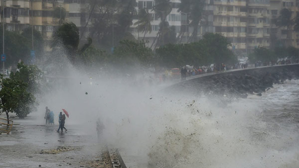 High tide in Mumbai is expected to reach a height of 3.76 metres High tide in Mumbai is expected to reach a height of 3.76 metres