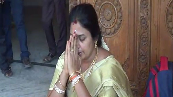 விநோத நடவடிக்கை