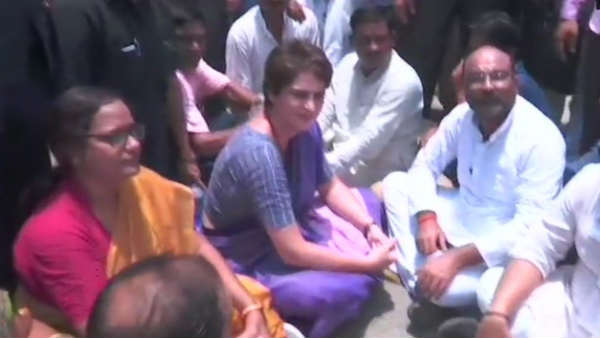நடுவழியில் தடுத்த போலீஸ்