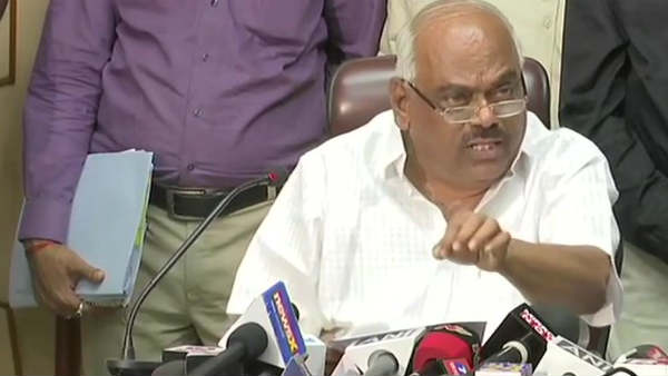 ராஜினாமாவை தபாலில் அனுப்பலாம்