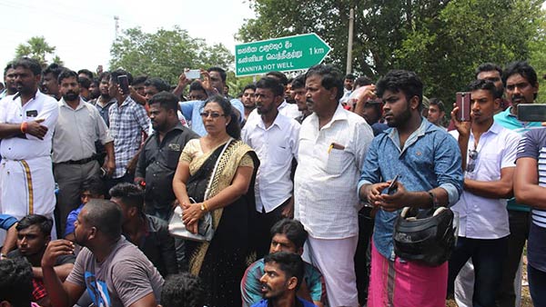 Tamils protest for protect to Hindu temples in Srilanka Tamils protest for protect to Hindu temples in Srilanka