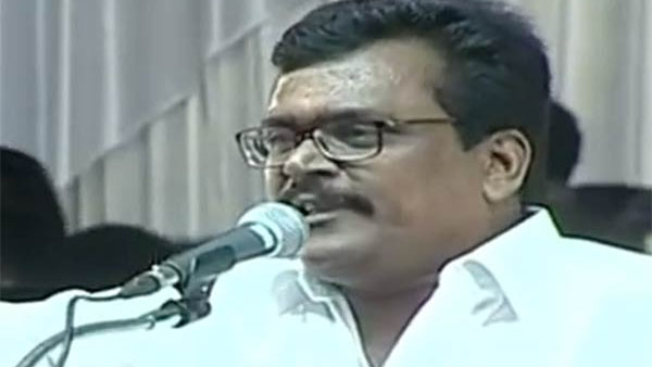 கை தட்டிய ஸ்டாலின்
