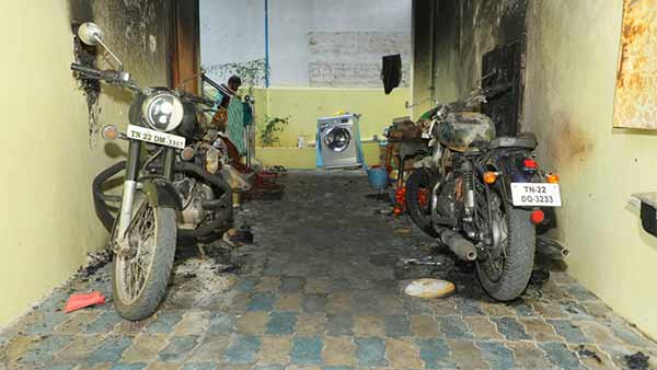 Two bikes fire near Chennai by mysterious people Two bikes fire near Chennai by mysterious people