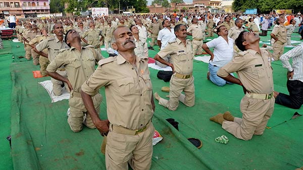 Mandatory retirement to police who not fit in health : UP government order Mandatory retirement to police who not fit in health : UP government order
