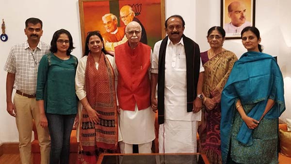 Vaiko meets LK Advani Vaiko meets LK Advani