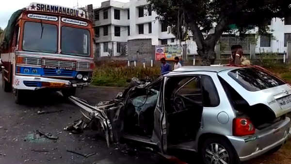 4 died in Road accident near Erode 4 died in Road accident near Erode