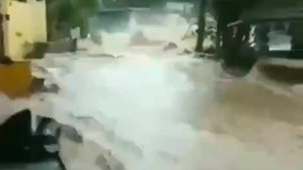 A flood video on Kerala goes viral A flood video on Kerala goes viral