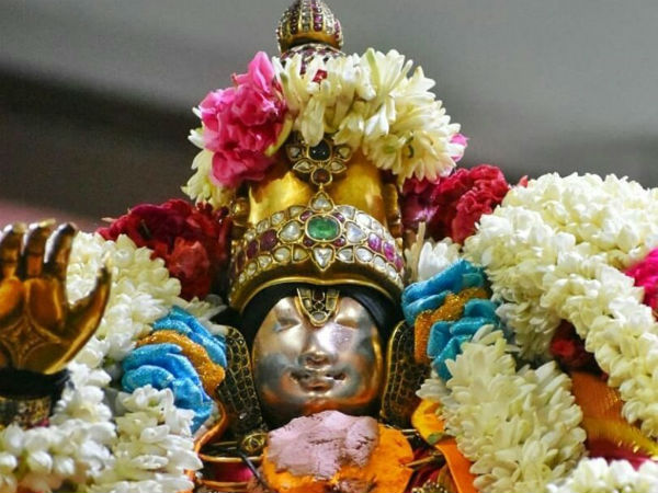 பெருமாள் வீதி உலா