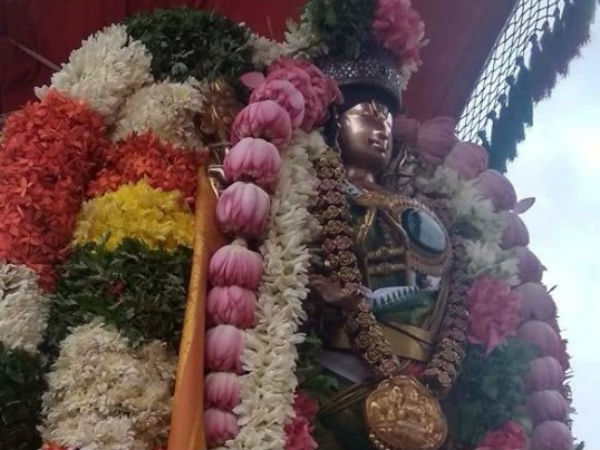 பூப்பல்லக்கில் சுவாமி ஊர்வலம்