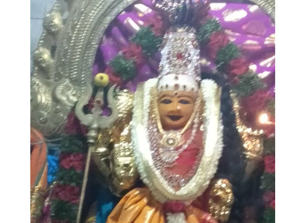 அம்மனுக்கு வளைகாப்பு