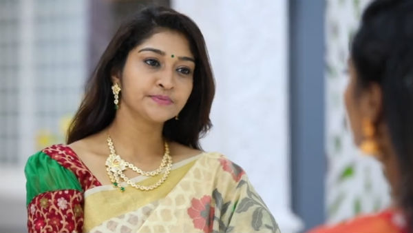 சுப்பு லட்சுமி ஆட்டோவில்