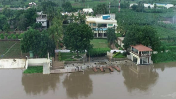 krishna river flood: threaten to flood chandrababu naidu house in Andhra pradesh krishna river flood: threaten to flood chandrababu naidu house in Andhra pradesh
