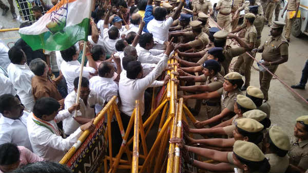 P. Chidambaram arrest: Congress workers staged a protest in Chennai P. Chidambaram arrest: Congress workers staged a protest in Chennai