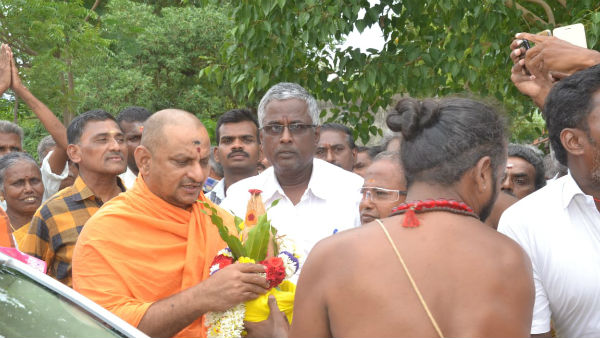 Sri Dayananda puri swamiji hampi invites Devangar Manadu in Coimbatore Sri Dayananda puri swamiji hampi invites Devangar Manadu in Coimbatore