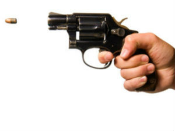 நெற்றியில் குறிவைத்து