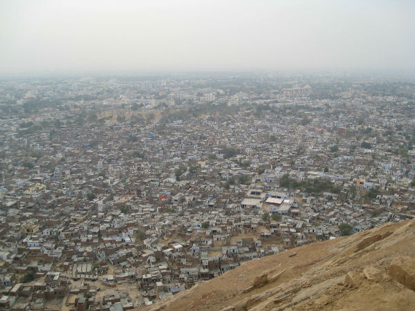 நகரத்தை சுற்றி