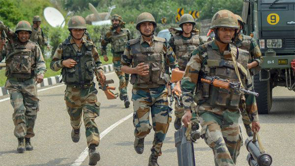 Additional 25,000 security personnel ordered to be moved to Jammu and Kashmir Additional 25,000 security personnel ordered to be moved to Jammu and Kashmir