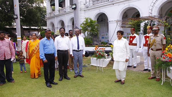 kiran bedi and narayanasamy share lighter moment during independence day tea party kiran bedi and narayanasamy share lighter moment during independence day tea party