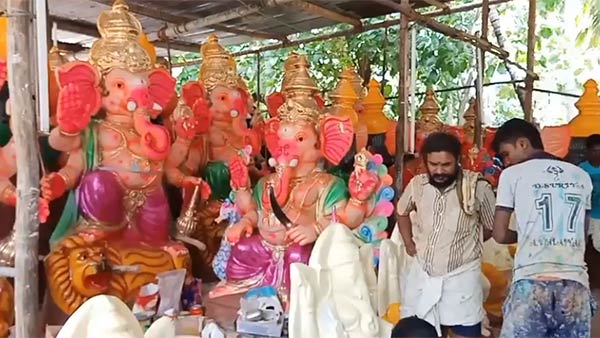 பாலகங்காதர திலகரால்