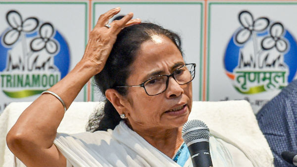 Human rights violated in Kashmir, says Mamata Banerjee Human rights violated in Kashmir, says Mamata Banerjee