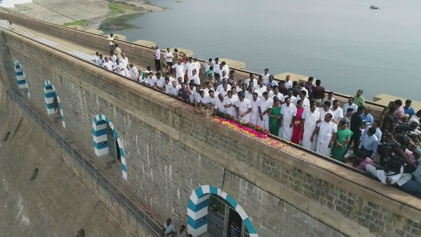 Tamilnadu CM Palanisamy opens Mettur dam Tamilnadu CM Palanisamy opens Mettur dam