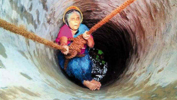 68 year old woman slipped into the well near Trichy 68 year old woman slipped into the well near Trichy