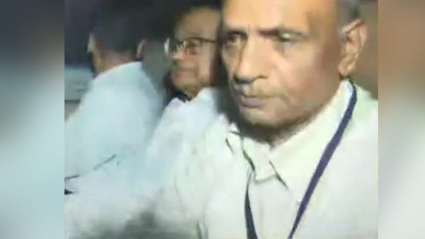 P Chidambaram taken to CBI headquarters with heavy protection P Chidambaram taken to CBI headquarters with heavy protection