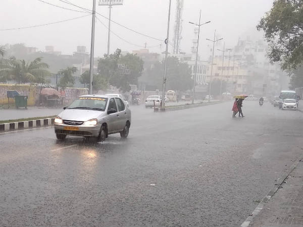 heavy rain may lashed in Coastal districts of tamilnadu and andhra heavy rain may lashed in Coastal districts of tamilnadu and andhra