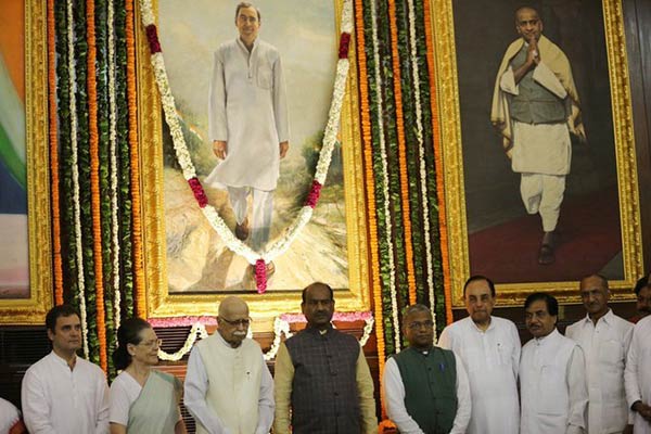 Subramanian Swamy questions Sonia Family on Seven Tamils release issue Subramanian Swamy questions Sonia Family on Seven Tamils release issue