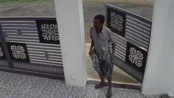 CCTV footage about cycle theft near Erode CCTV footage about cycle theft near Erode