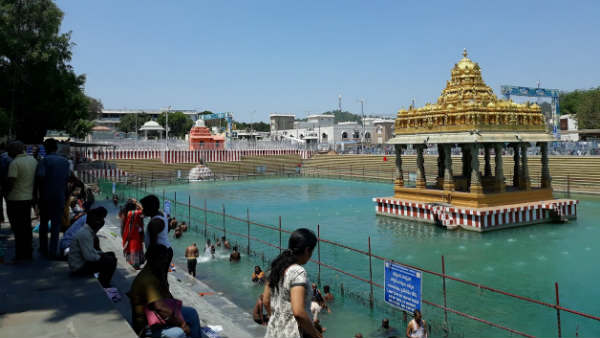 பக்தர்களுக்கு விரைவு தரிசனம்