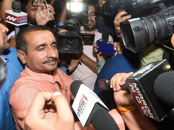 UP: 3 Police Constables Attached To Unnao Rape Victim Suspended UP: 3 Police Constables Attached To Unnao Rape Victim Suspended